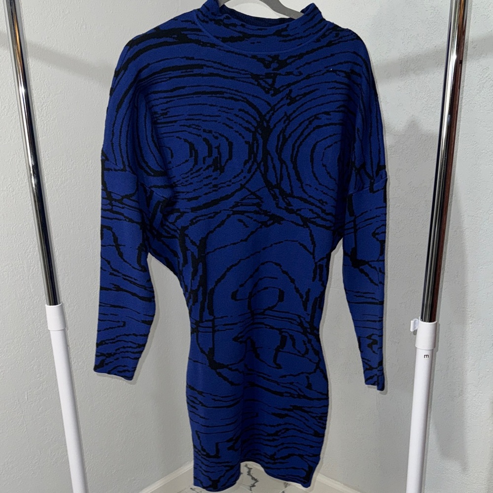 Elegant Blue Patterned Dress